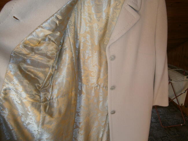 Piękny płaszcz damski ocieplany właśnie na tą porę !!!