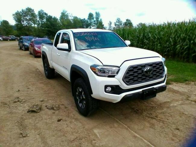 Toyota Tacoma 2021, 3.5L, 4x4, porysowany lakier