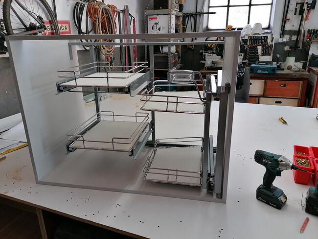 Kuchnie na wymiar, szafy, zabudowy, garderoby