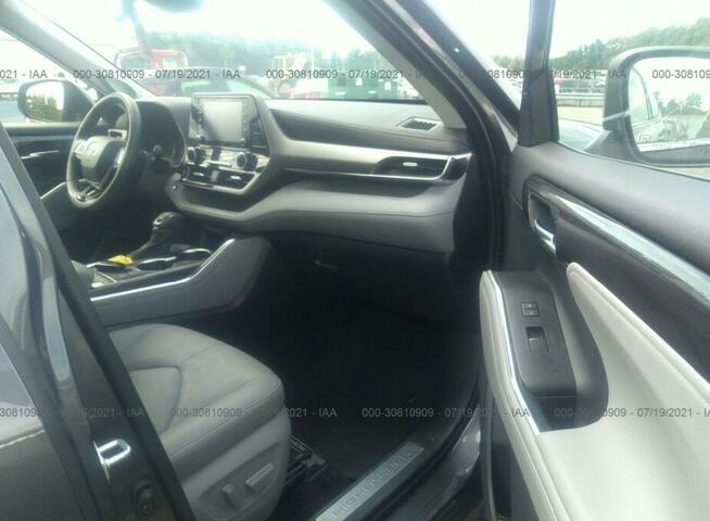 Toyota Highlander 2021, 2.5L, 4x4, HYBRID LIMITED, od ubezpieczalni