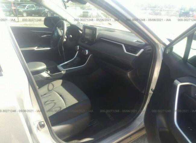 Toyota RAV-4 2020, 3.6L, 4x4, po gradobiciu