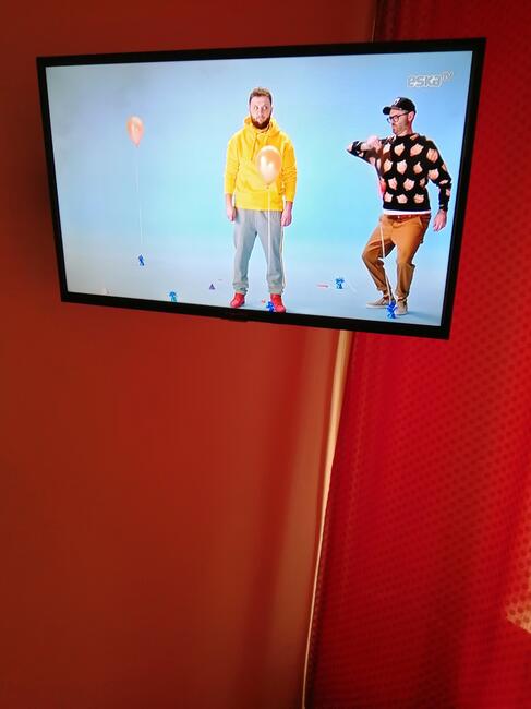 Montaż anten satelitarnych naziemnych telewizora na ścianie