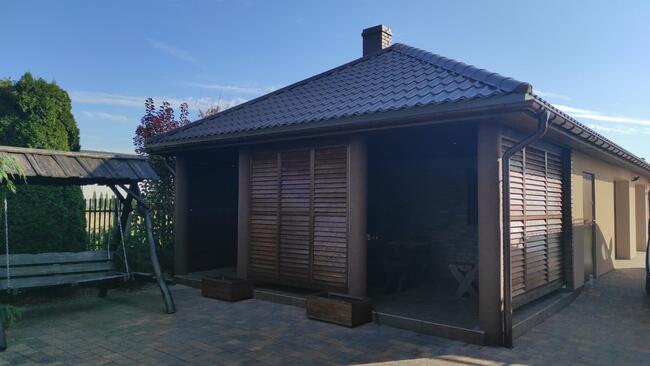 Żaluzje regulowane drewniane shuttersy ruchome deseczki