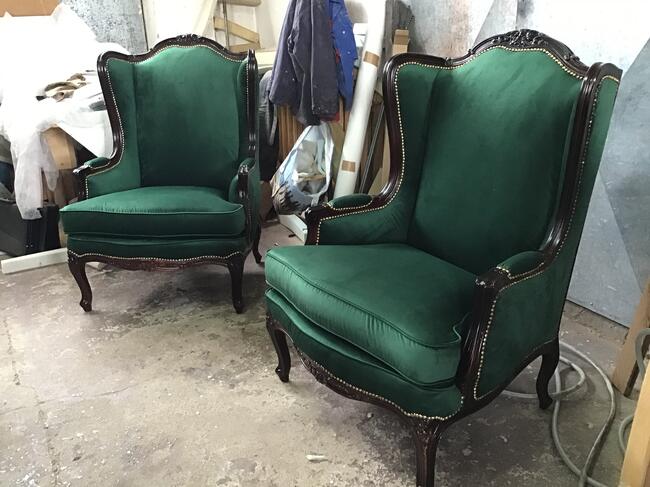 Renowacja mebli stylowych tapicerowanych i drewnianych.