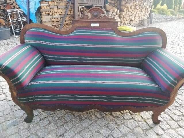 Renowacja mebli stylowych tapicerowanych i drewnianych.