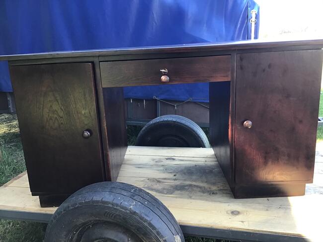 Renowacja mebli stylowych tapicerowanych i drewnianych.