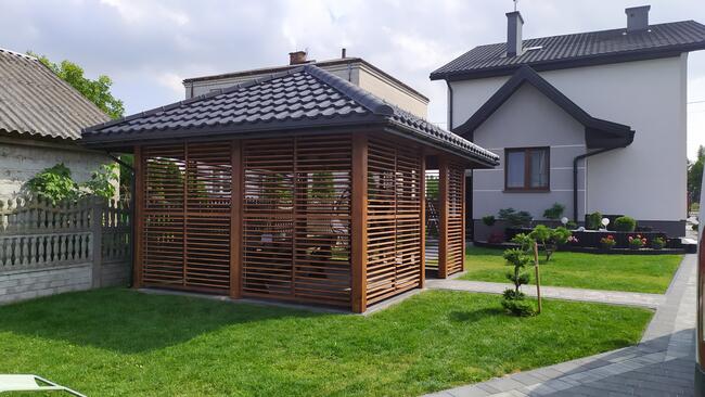 Żaluzje regulowane drewniane shuttersy ruchome deseczki