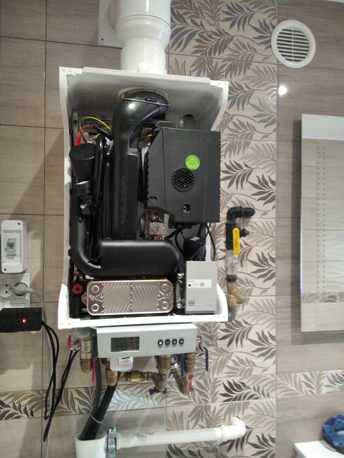 Hydraulik, awarie, instalacje, kotły gazowe, grzejniki.