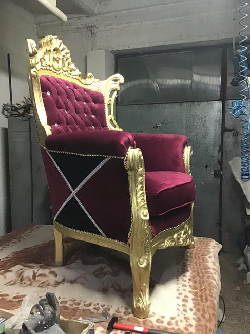 Renowacja mebli stylowych tapicerowanych i drewnianych.