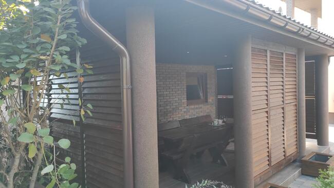 Żaluzje regulowane drewniane shuttersy ruchome deseczki