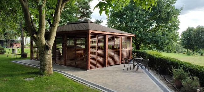 Żaluzje regulowane drewniane shuttersy ruchome deseczki