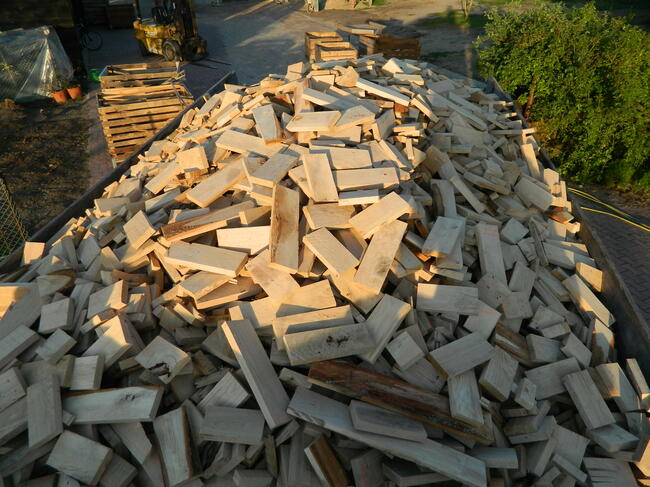 Opał dębowy - ścinki fryzy drewno do wędzenia bez kory