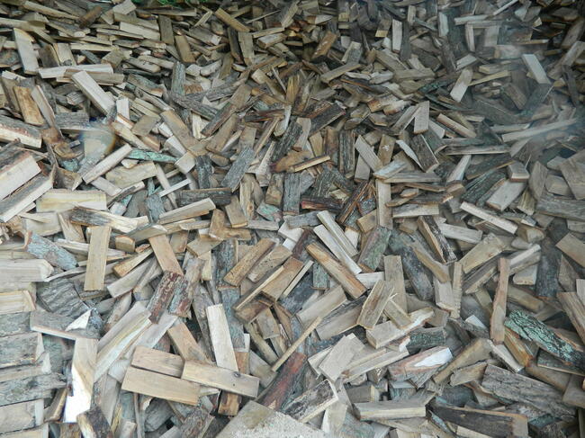 Opał - zrzyny skałki polana dębowe drewno