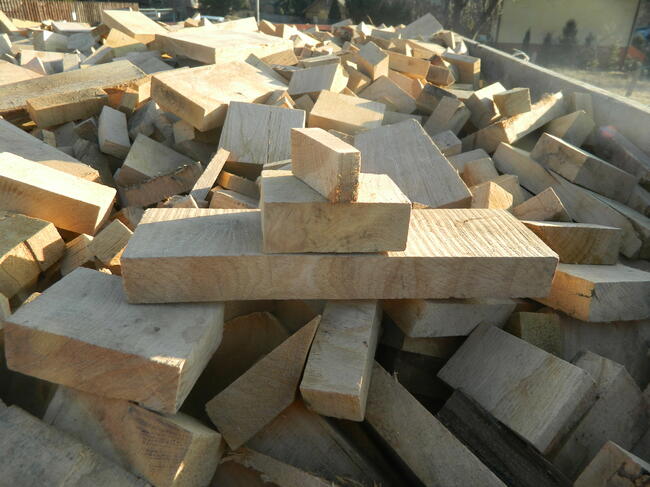 Opał dębowy - ścinki fryzy drewno do wędzenia bez kory