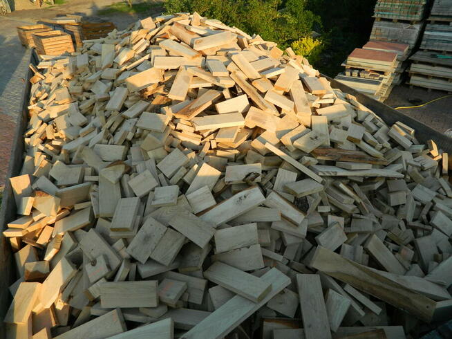 Opał dębowy - ścinki fryzy drewno do wędzenia bez kory