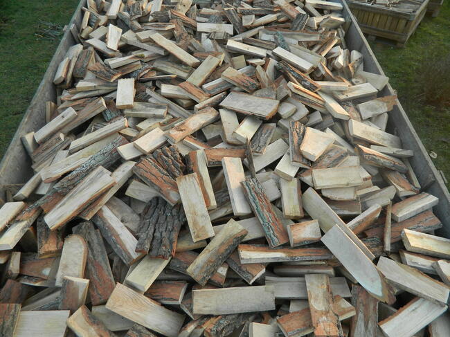 Opał - zrzyny skałki polana dębowe drewno