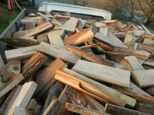 Opał - zrzyny skałki polana dębowe drewno