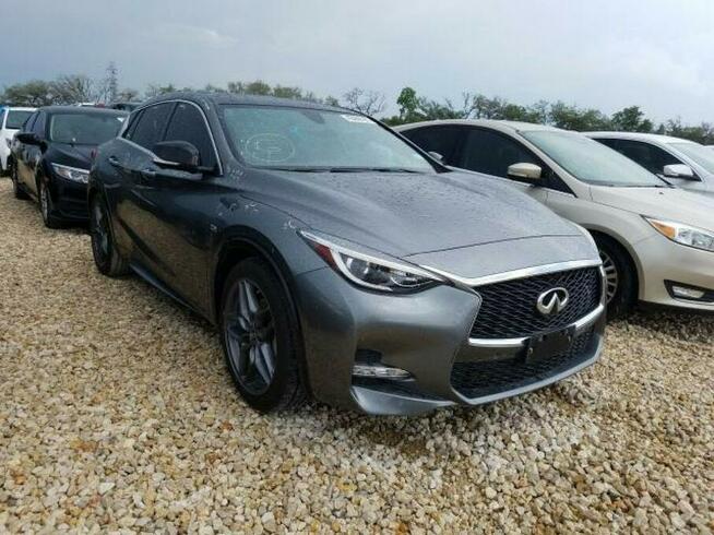 Infiniti QX30 2017, 2.0L, Base, po gradobiciu