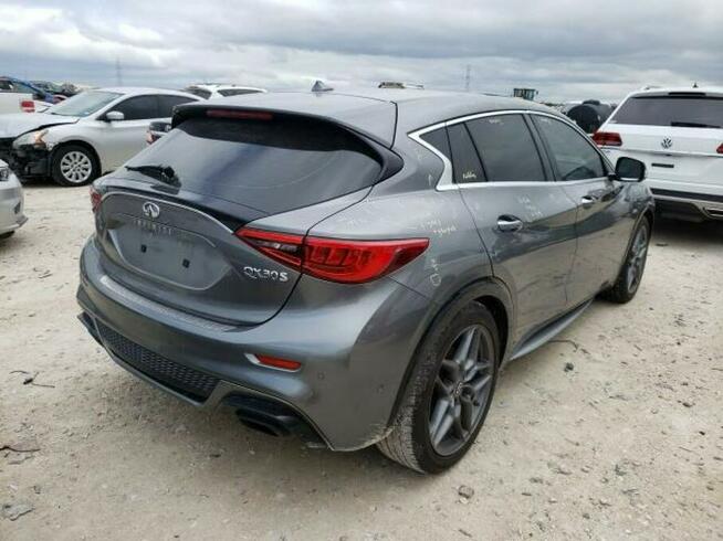 Infiniti QX30 2017, 2.0L, Base, po gradobiciu