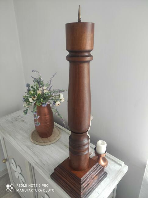 Lichtarz paschalny-swiecznik-drewniany-Podstawa pod Paschał