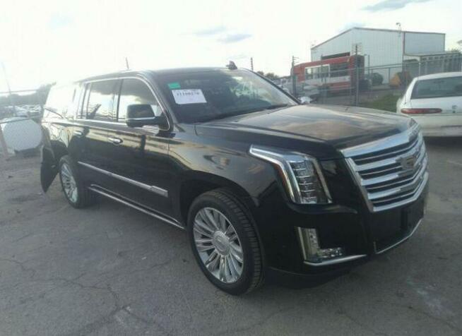 Cadillac Escalade 2017, 6.2L, 4x4, ESV PLATINUM, od ubezpieczalni
