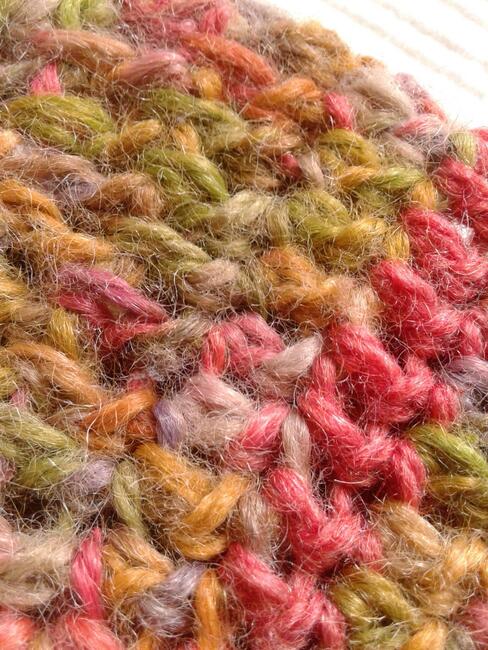 Melanżowa czapka szydełkowa, beani- miodowa