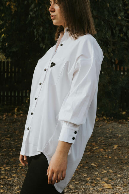 biala koszula oversize