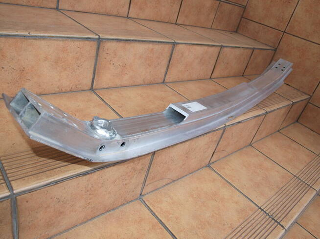 Mercedes A W177 belka wzmocnienie zderzaka przód 2018 -2022r