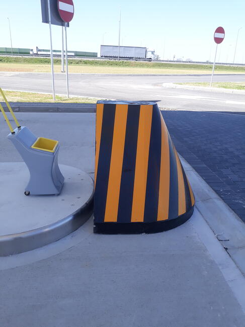 Odbojnice, zabezpieczenia dystrybutorów, narożników budynków