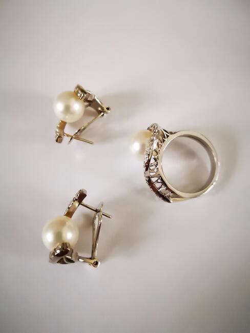 BRYLANTY zestaw złoty pierścionek oraz kolczyki z brylantami