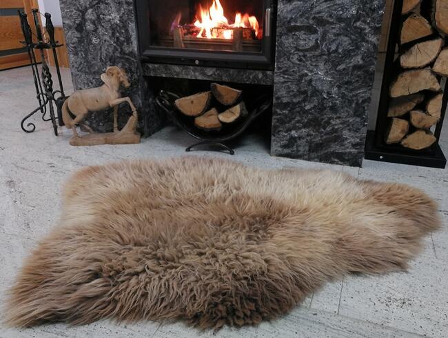 Oryginalne skóry owcze Melerade, dywany