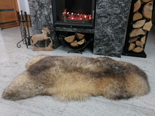 Oryginalne skóry owcze Melerade, dywany