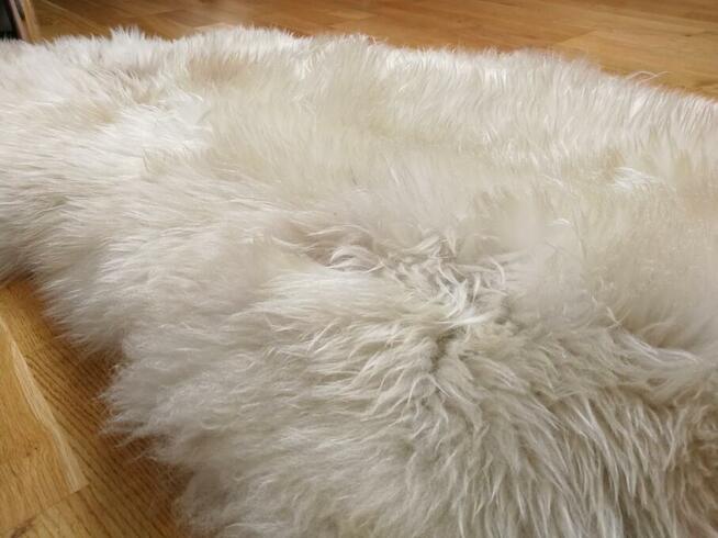 Oryginalne skóry owcze Melerade, dywany