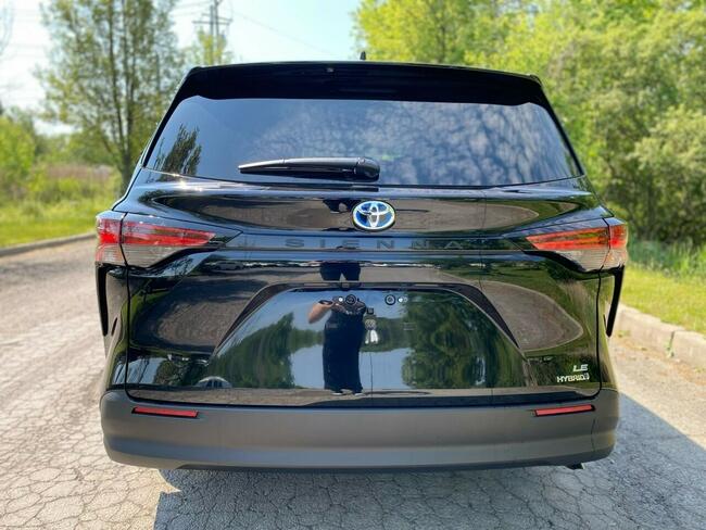 Toyota Sienna 2021, bezwypadkowy, hybryda, Piła.