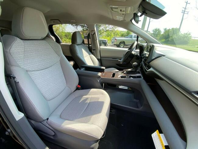 Toyota Sienna 2021, bezwypadkowy, hybryda, Piła.