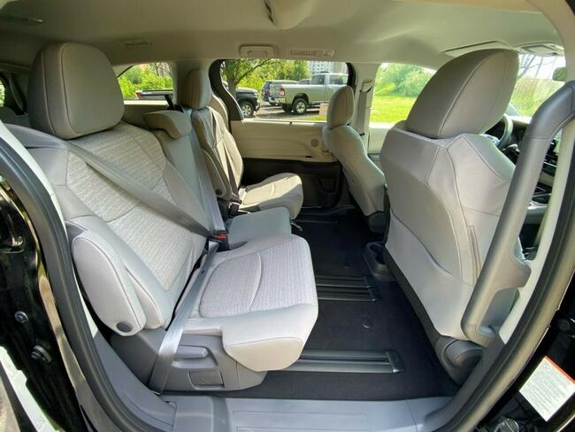 Toyota Sienna 2021, bezwypadkowy, hybryda, Piła.
