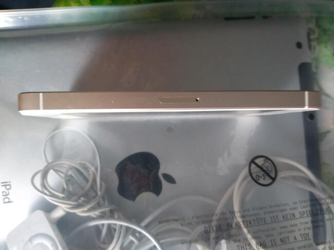 IPad 32GB+iPhone SE Gold