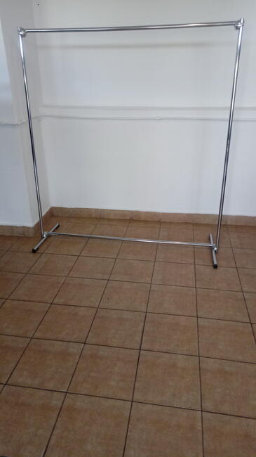 Sprzedam meble sklepowe