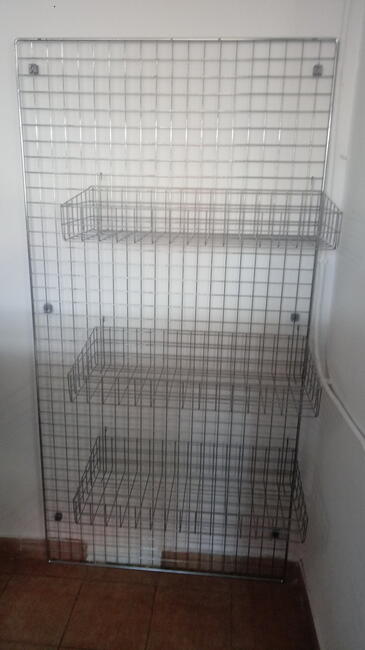 Sprzedam meble sklepowe