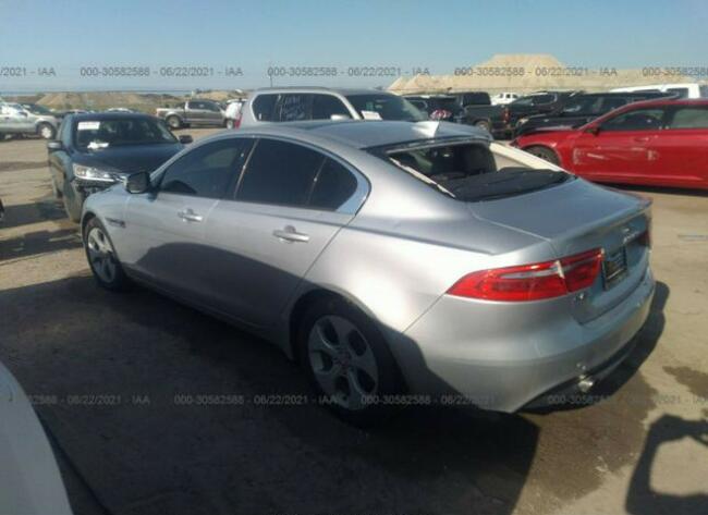 Jaguar XE 2017, 2.0L, po gradobiciu