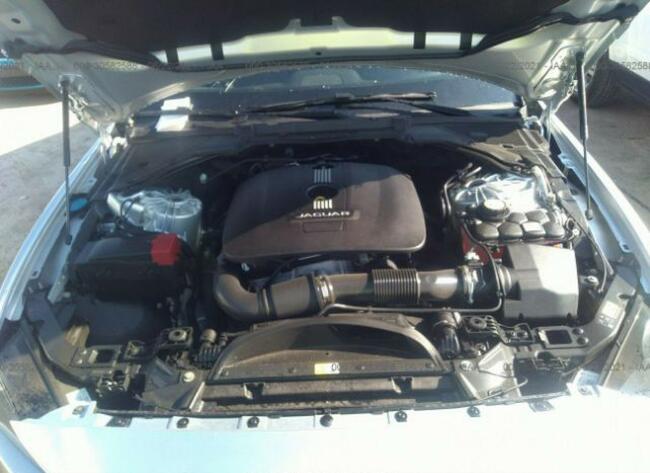 Jaguar XE 2017, 2.0L, po gradobiciu