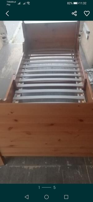 Łóżko sosnowe drewniane