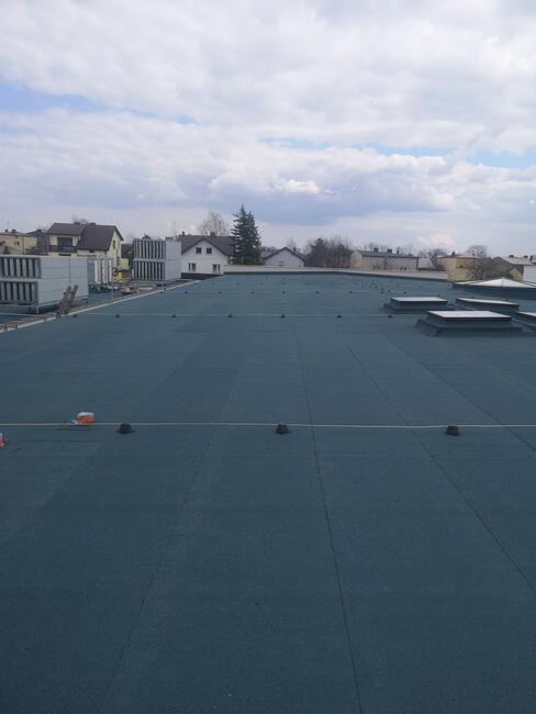 Krycie dachów papą termozgrzewalna i malowanie dachów