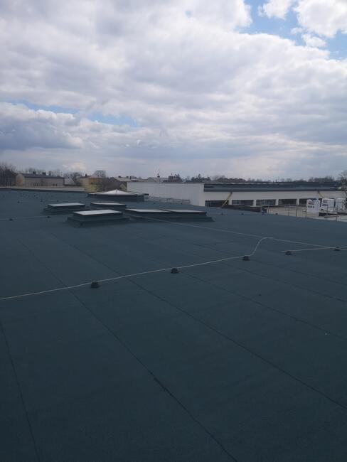 Krycie dachów papą termozgrzewalna i malowanie dachów