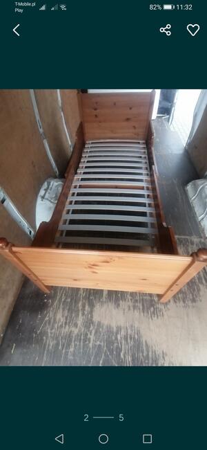 Łóżko sosnowe drewniane