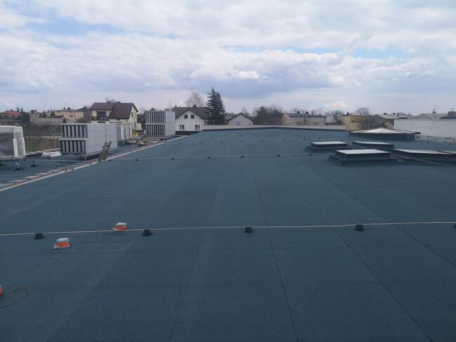 Krycie dachów papą termozgrzewalna i malowanie dachów