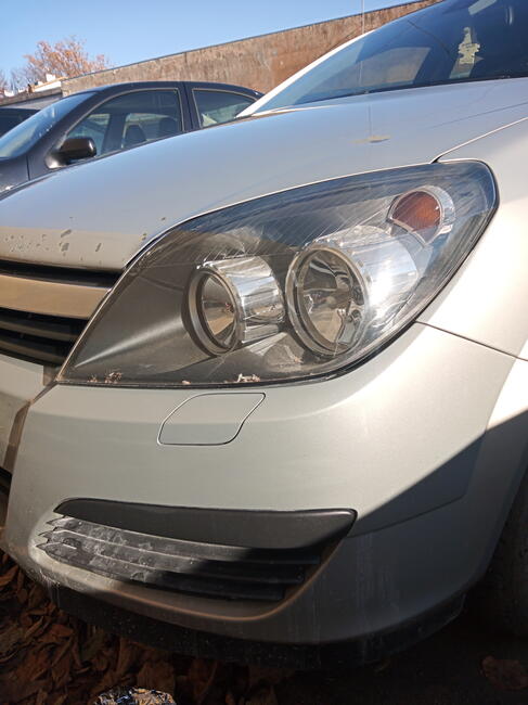 Polerowanie Reflektorów lampy samochodowe