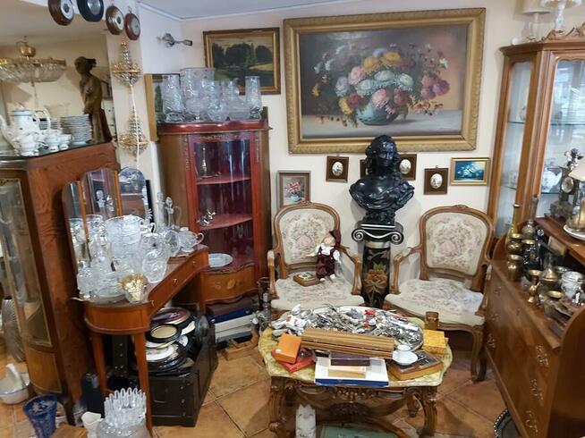 Sprzedam wyposażenie sklepu wraz z towarem, antyki, starocie