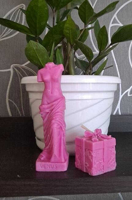 Komplet statuetka Venus Świeczka prezent