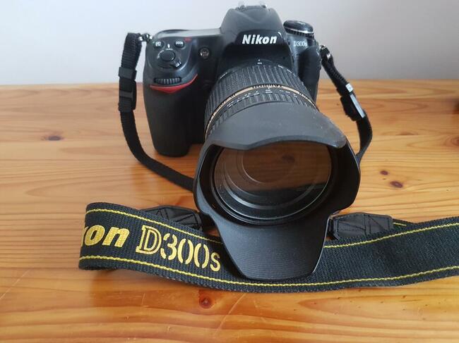Aparat Nikon D300s z obiektywem Tamron 18-270 f3,5-6,3